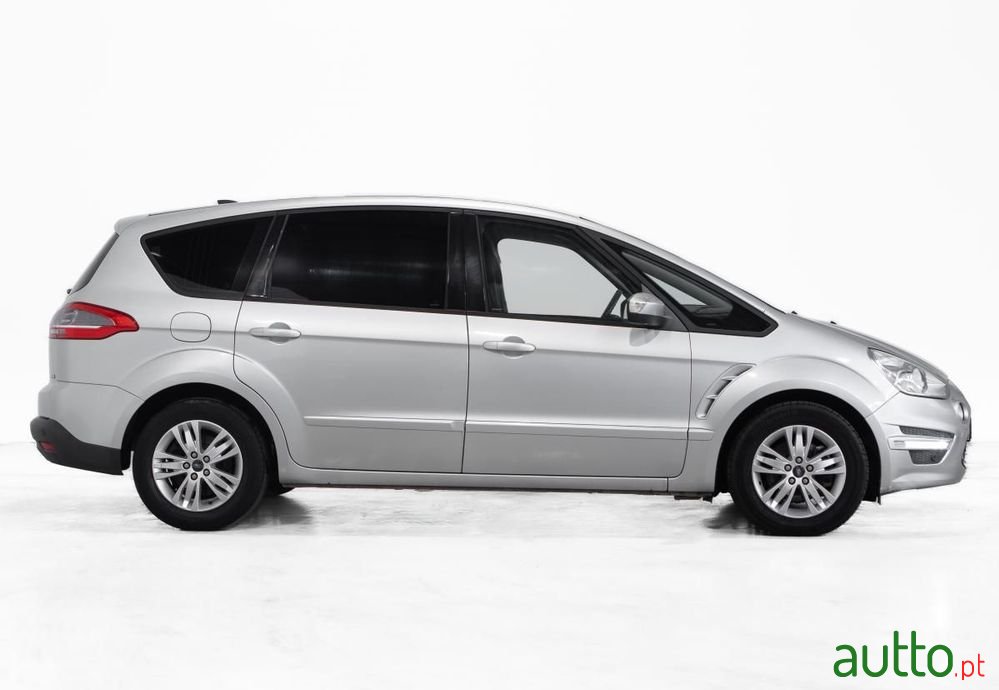 2013' Ford S-Max photo #2