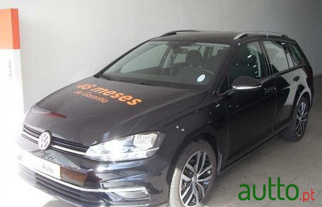 2017' Volkswagen Golf Variant photo #1