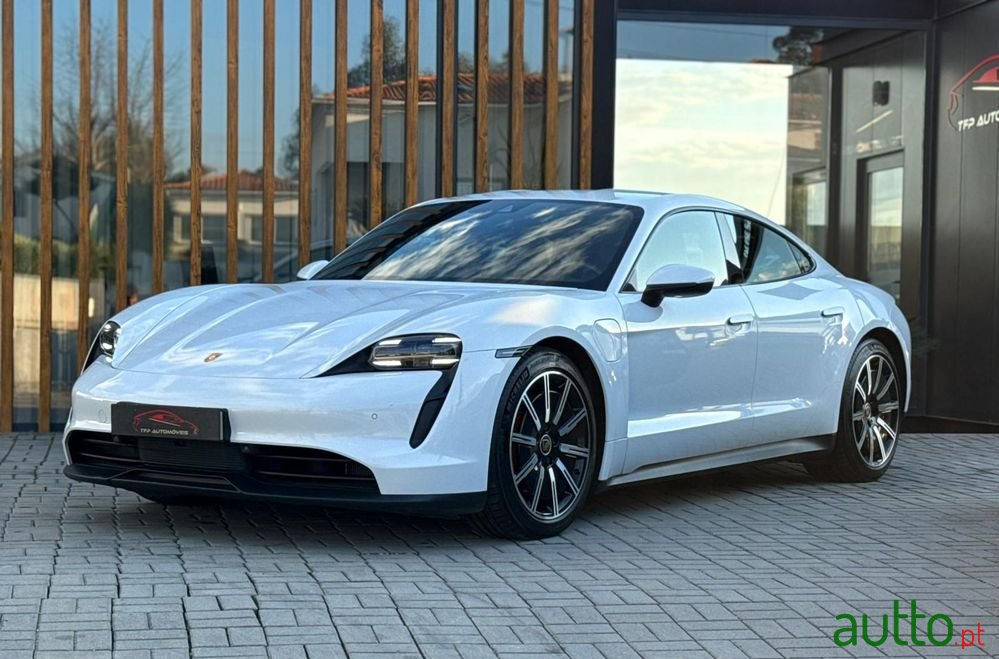 2020' Porsche Taycan 4S photo #1