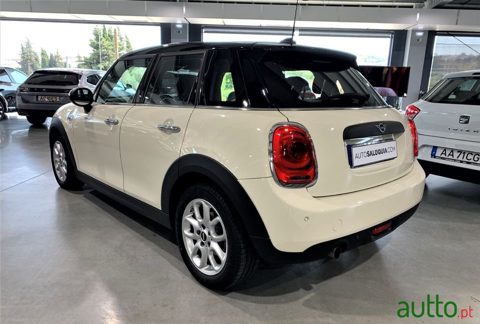 2019' MINI One photo #3