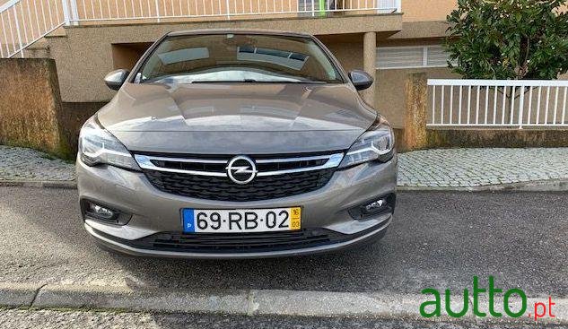 2016' Opel Astra photo #2