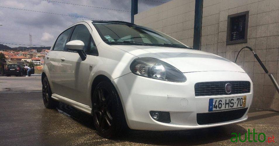 2009' Fiat Grande Punto photo #3