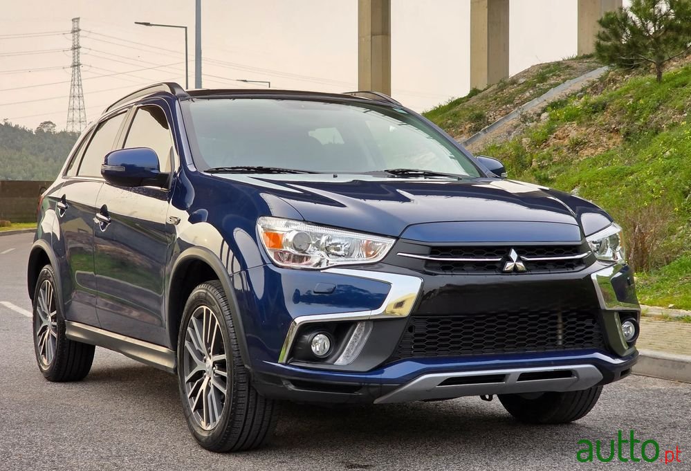 2019' Mitsubishi ASX photo #3