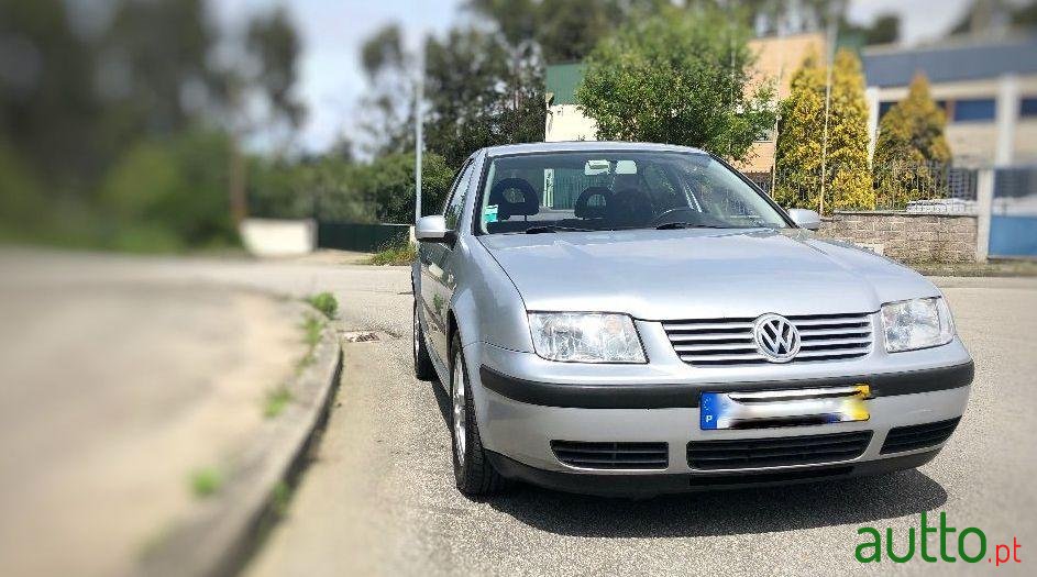 2001' Volkswagen Bora photo #1