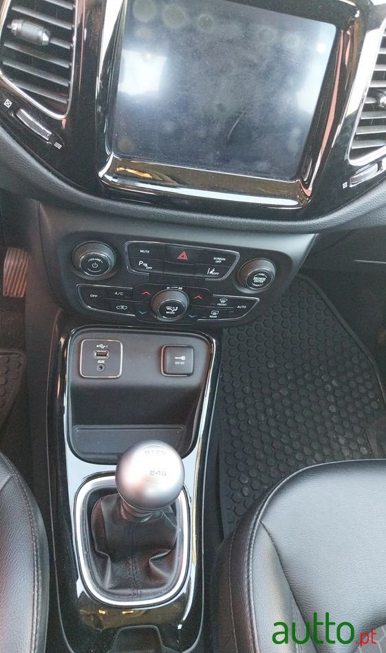 2020' Jeep Compass photo #5