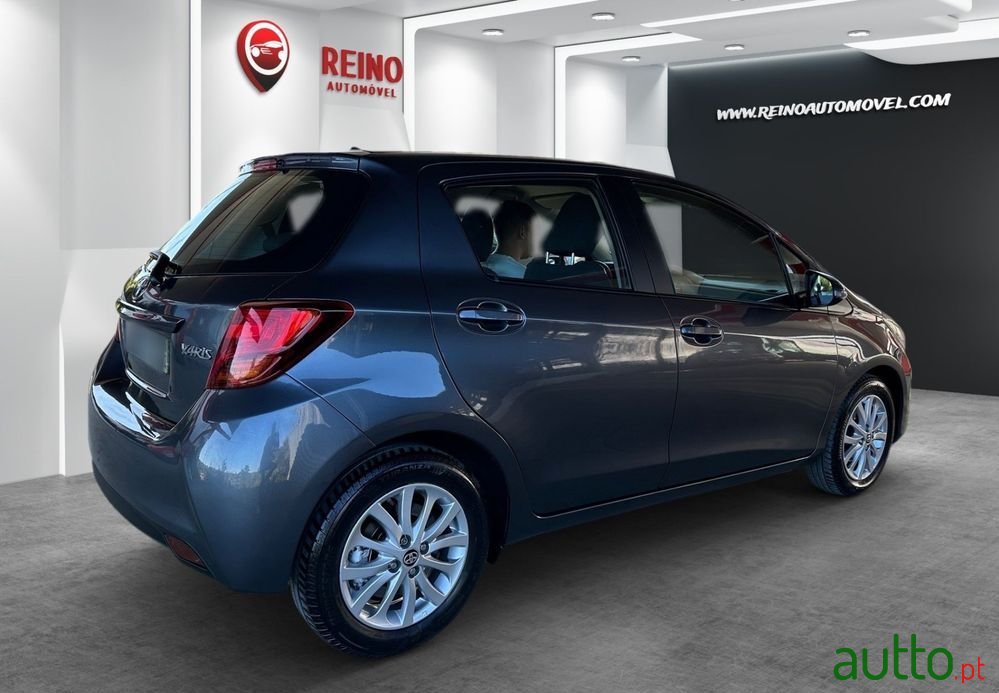 2016' Toyota Yaris photo #3