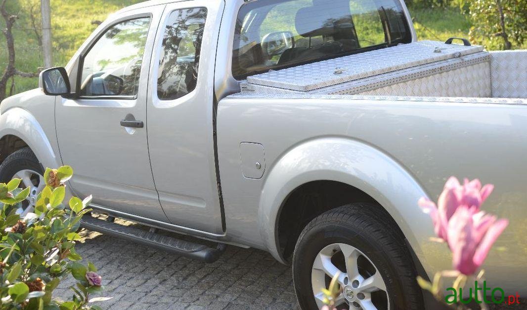 2009' Nissan Navara photo #2