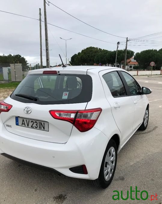 2019' Toyota Yaris photo #5