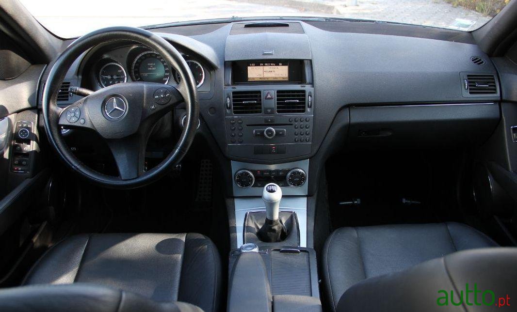 2009' Mercedes-Benz C-250 photo #1