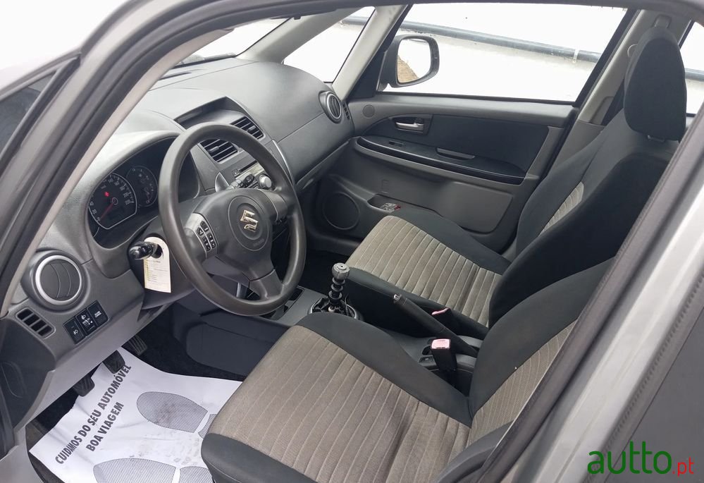 2008' Suzuki SX4 photo #6