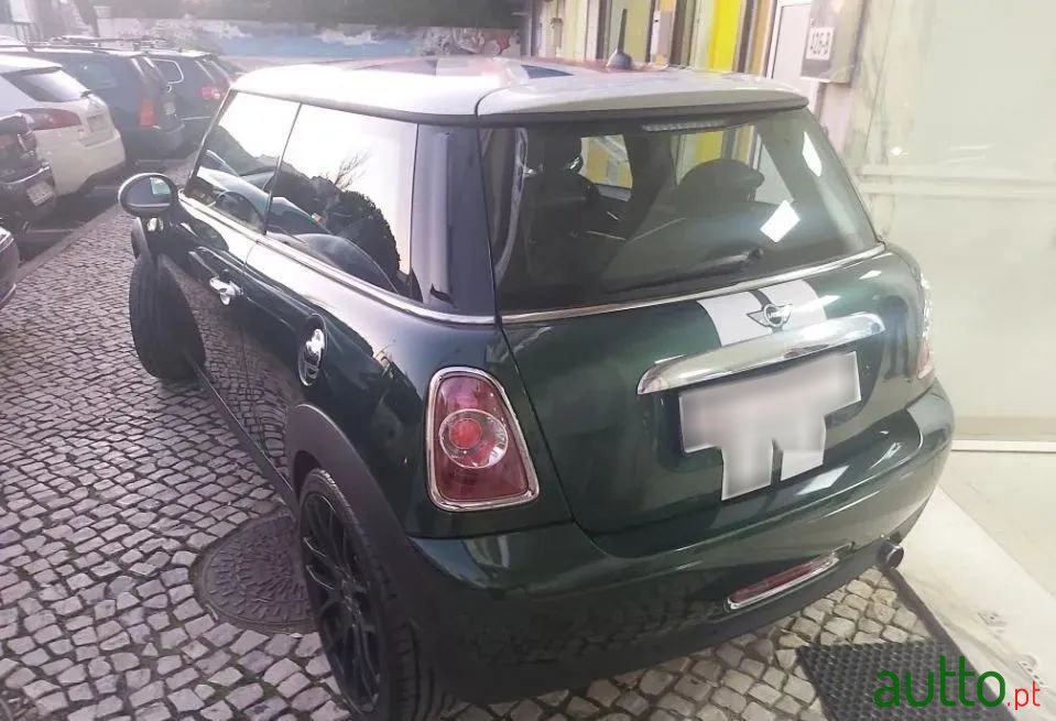 2010' MINI Cooper photo #6