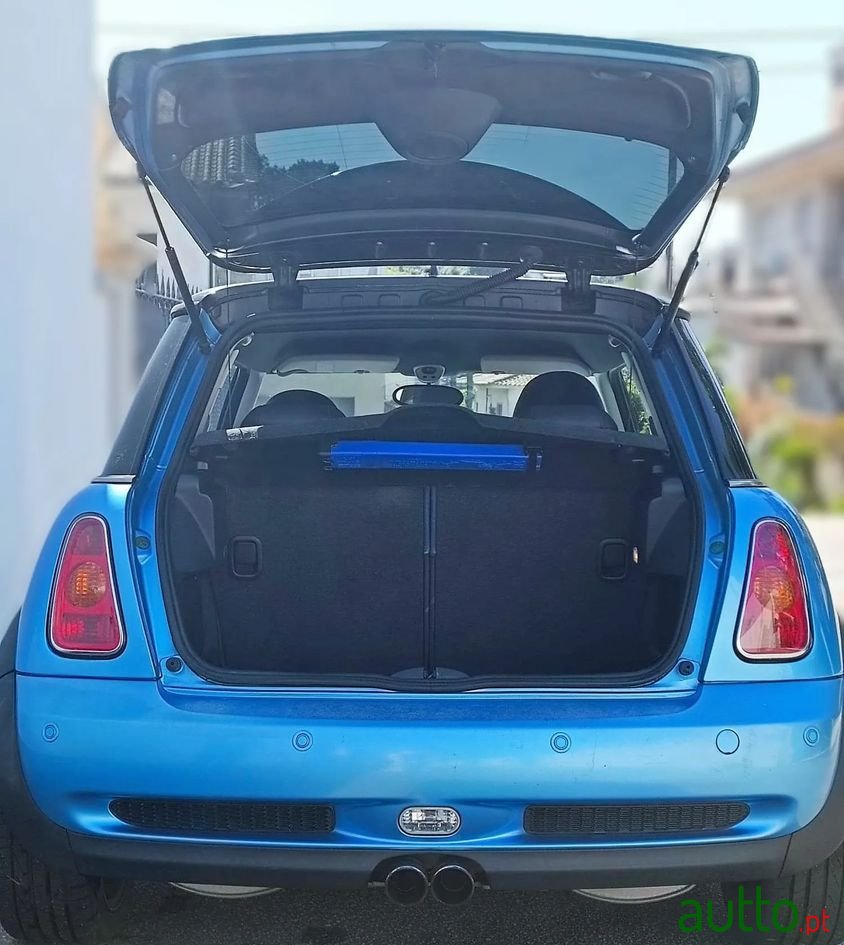 2004' MINI Cooper S 3 Portas photo #5