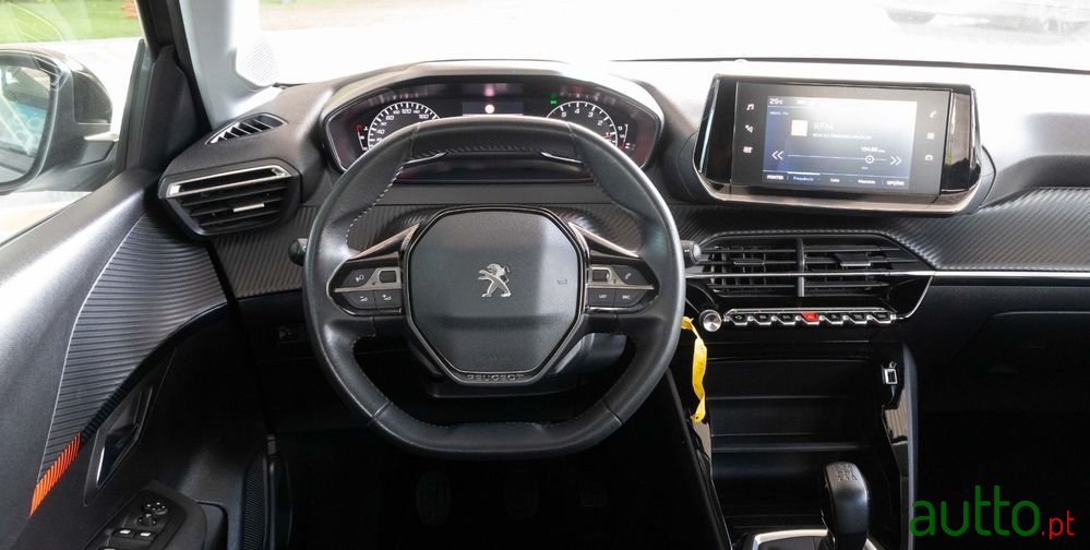 2022' Peugeot 208 photo #5