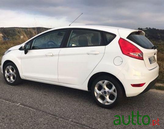 2012' Ford Fiesta 1.4 Tdci photo #2