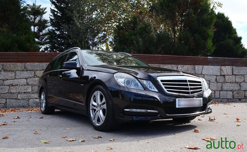 2010' Mercedes-Benz Classe E photo #5