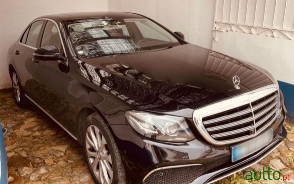 2017' Mercedes-Benz 220E D Exclusive Line photo #3