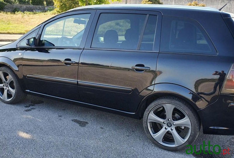 2008' Opel Zafira photo #3