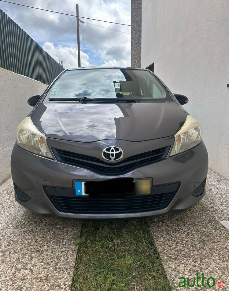2011' Toyota Yaris 1.4 D-4D photo #2