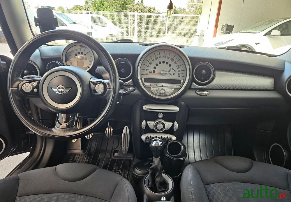2010' MINI Cooper S 3 Portas photo #6
