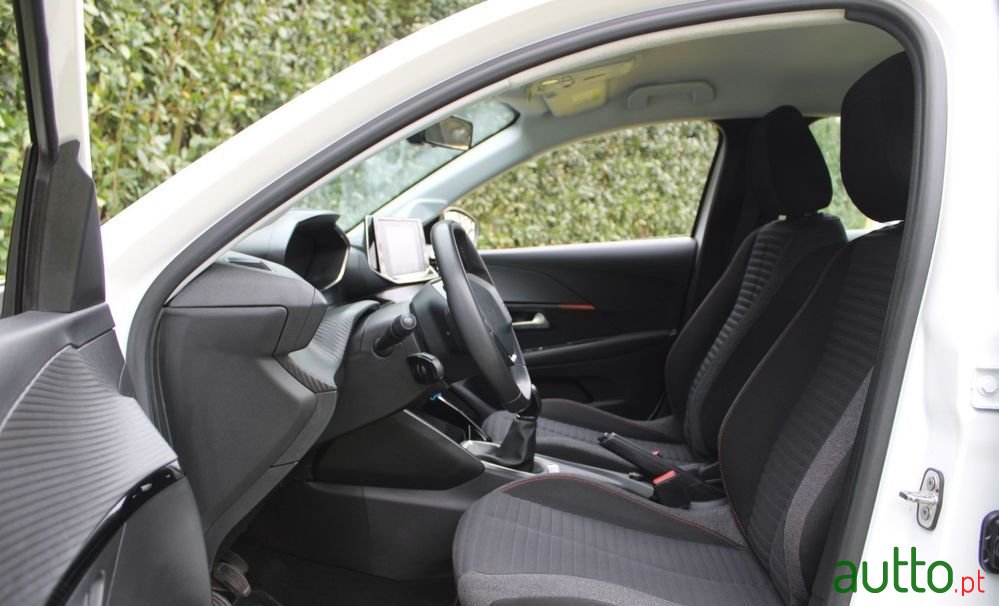2022' Peugeot 208 photo #4