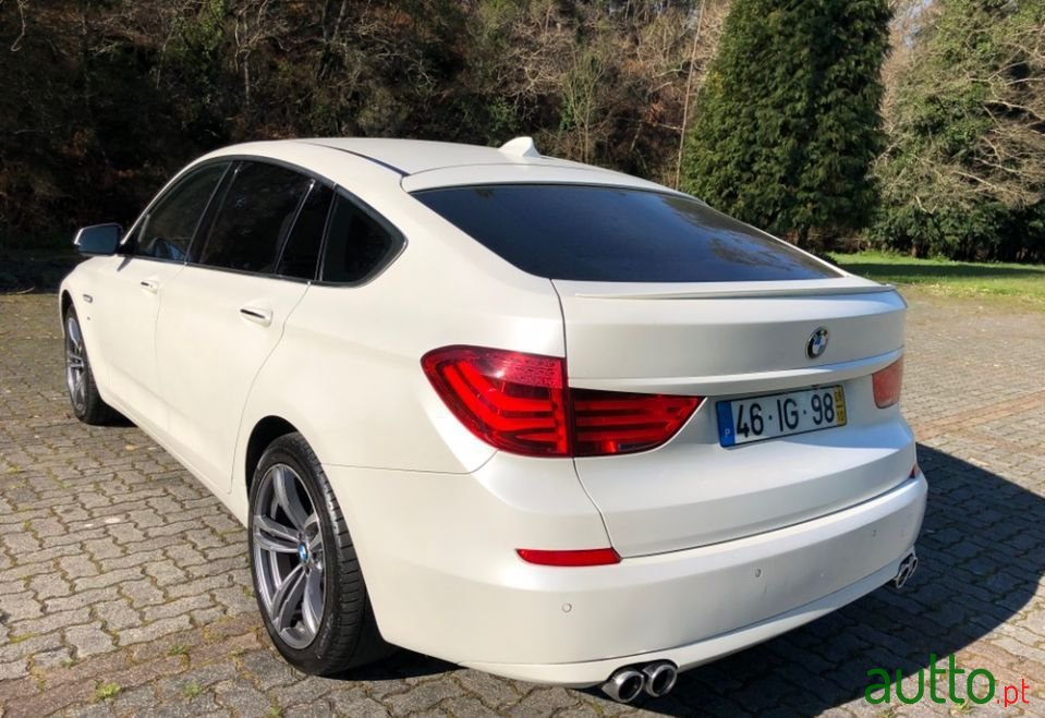 2009' BMW 530 Gran Turismo photo #4