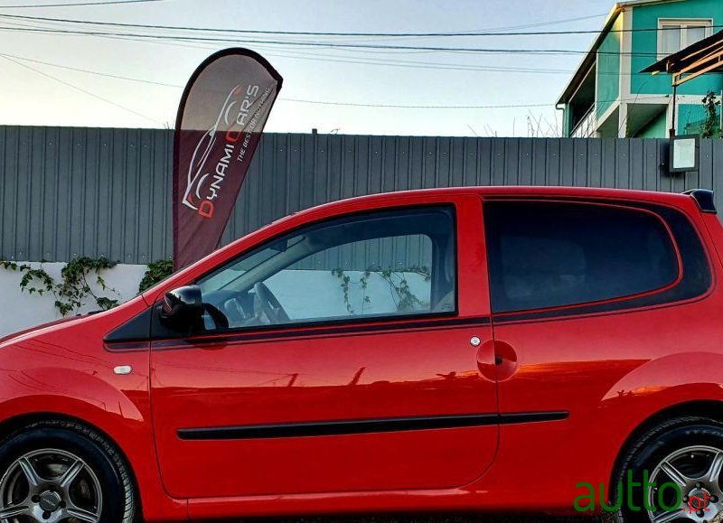 2011' Renault Twingo photo #2