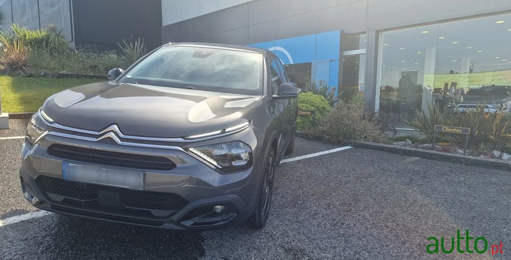 2024' Citroen C4 1.2 Puretech Plus photo #2