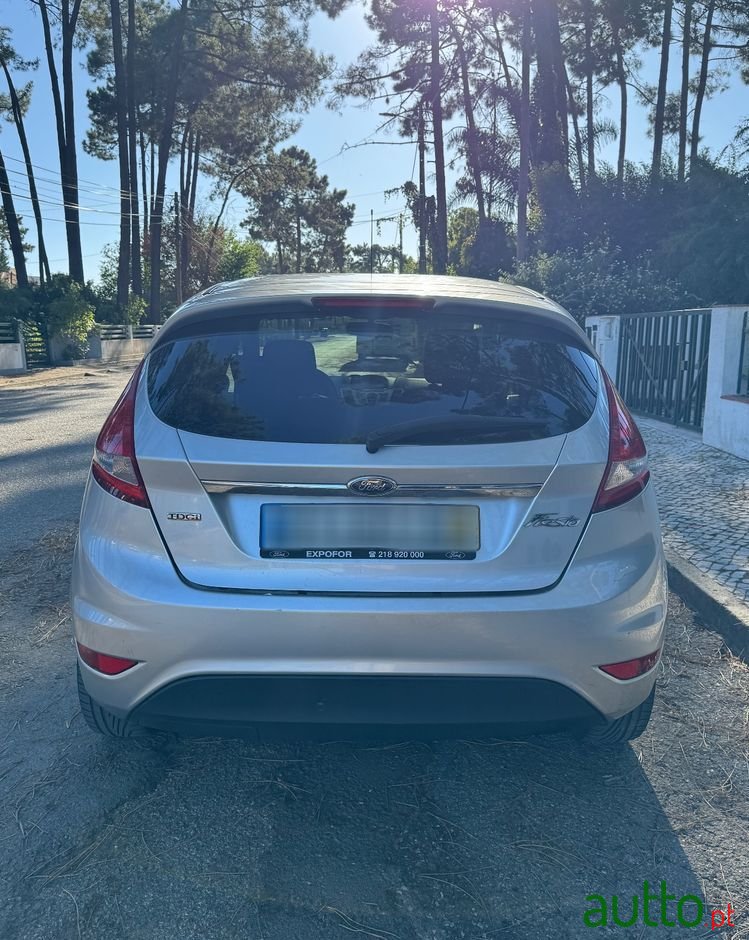 2011' Ford Fiesta 1.4 Tdci Techno photo #5