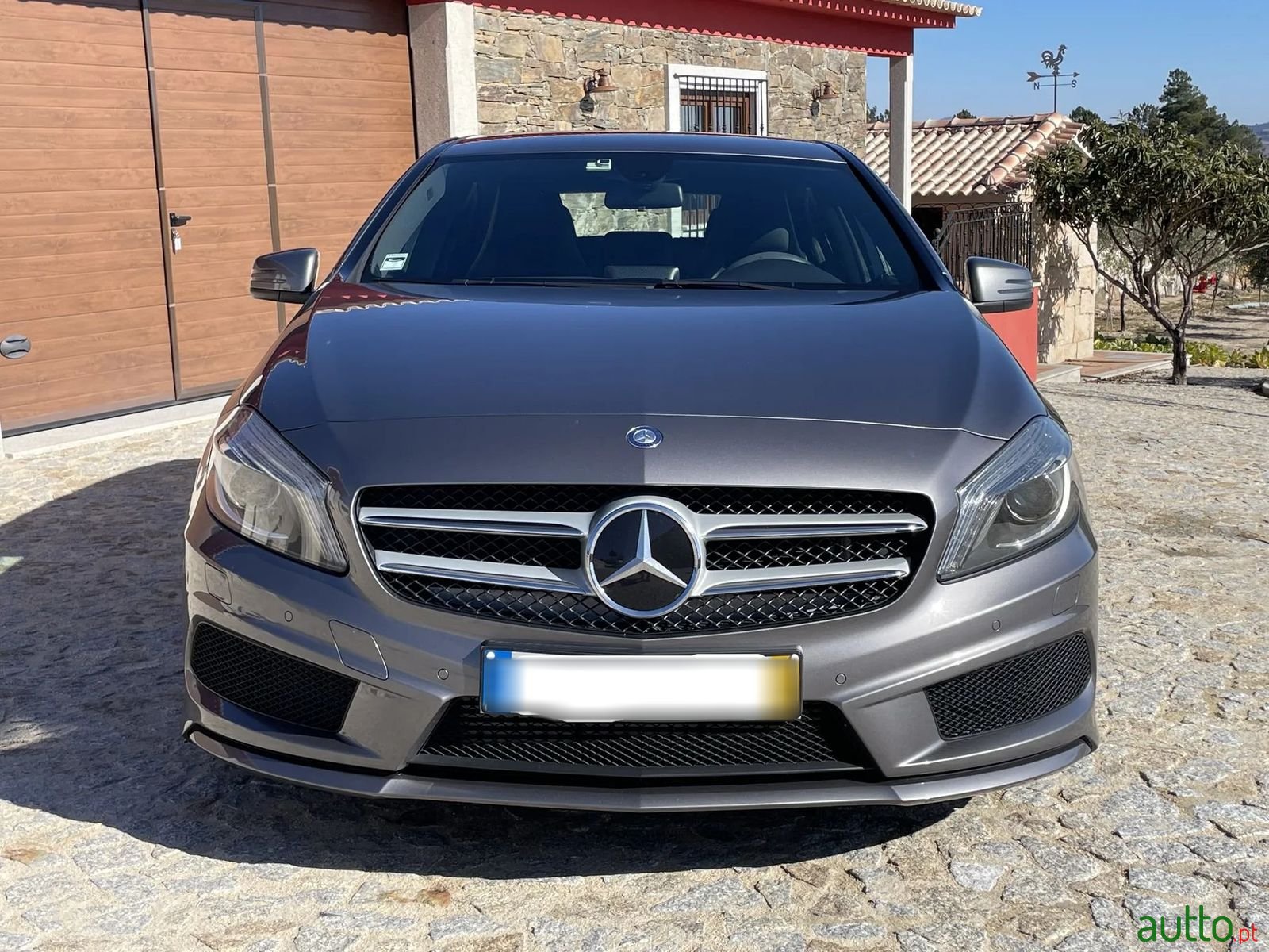 2015' Mercedes-Benz A-180 photo #2