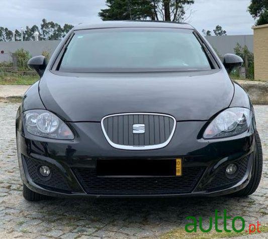 2010' SEAT Leon photo #2