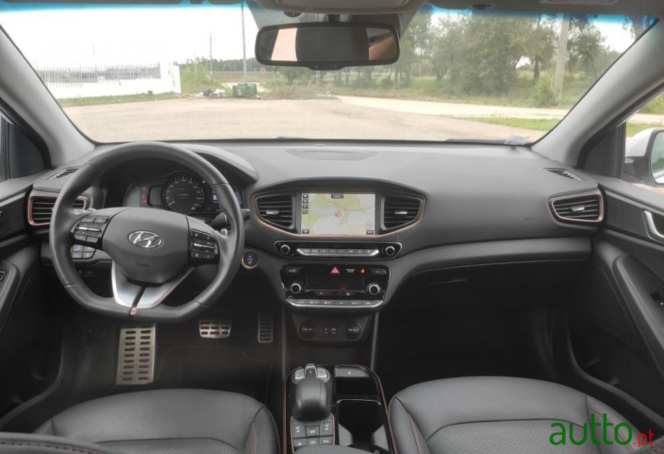 2018' Hyundai Ioniq photo #3