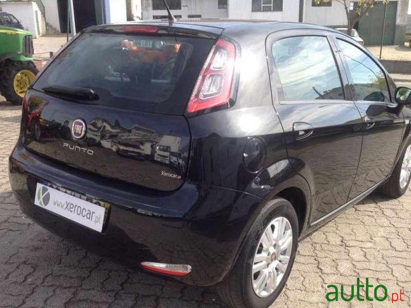 2013' Fiat Punto photo #2