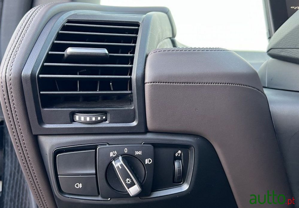 2019' BMW Série I 120Ah photo #6