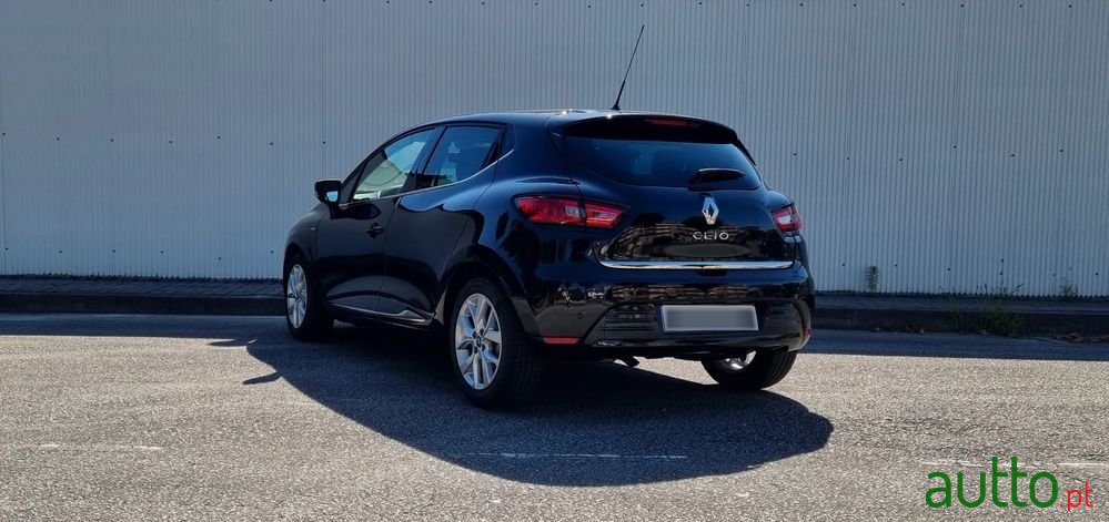 2019' Renault Clio photo #5