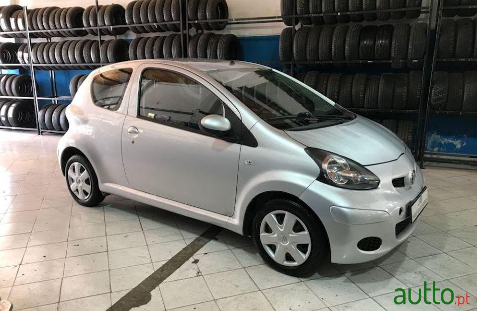 2010' Toyota Aygo photo #1