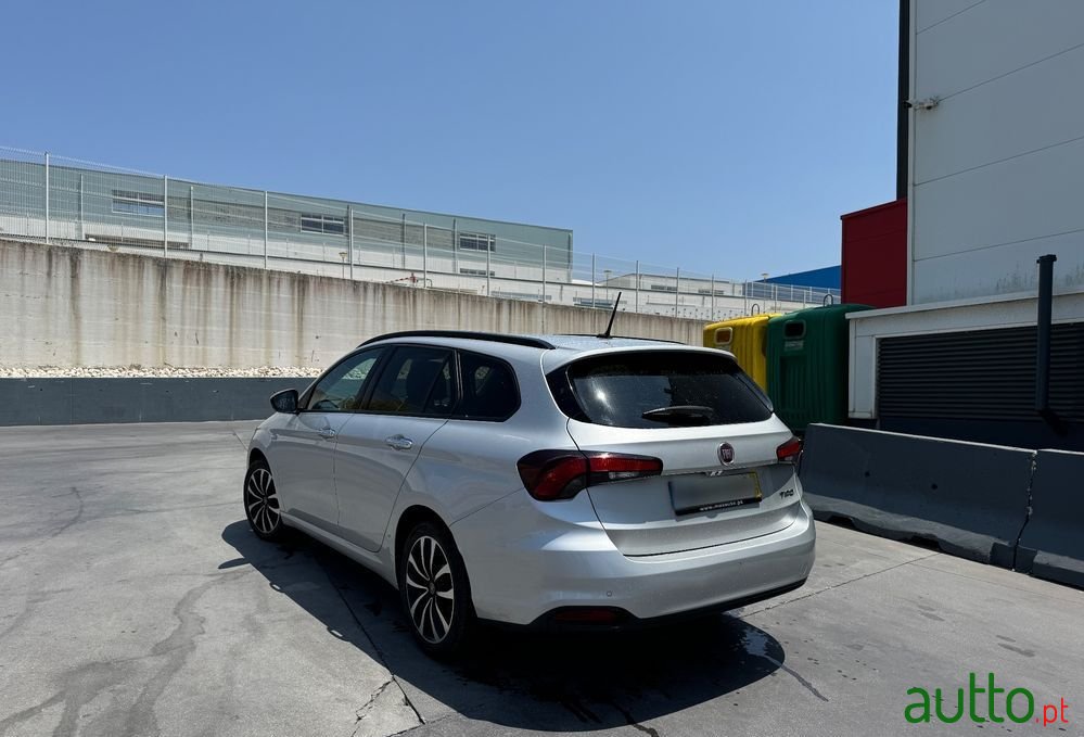 2019' Fiat Tipo Station Wagon photo #5