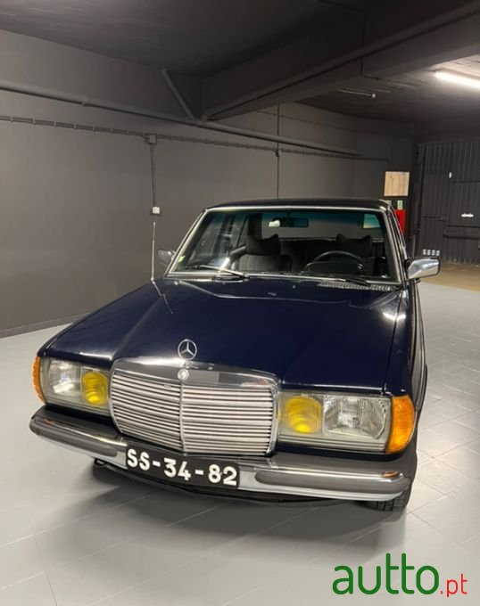 1977' Mercedes-Benz 300 photo #1