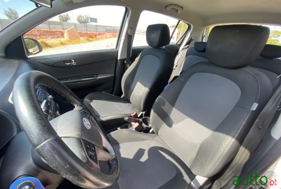 2013' Hyundai i20 photo #4