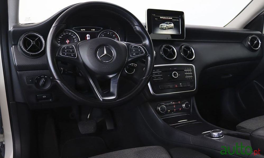 2016' Mercedes-Benz Classe A photo #5