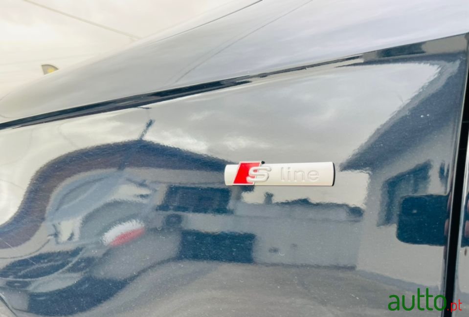 2011' Audi A4 S--Line photo #4