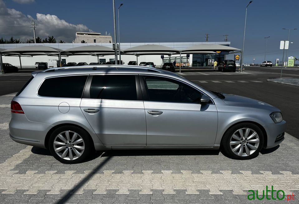 2012' Volkswagen Passat photo #3