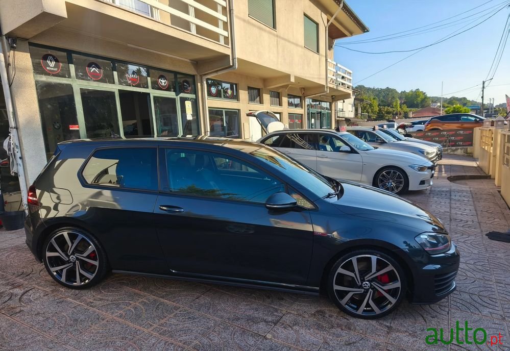 2014' Volkswagen Golf photo #6