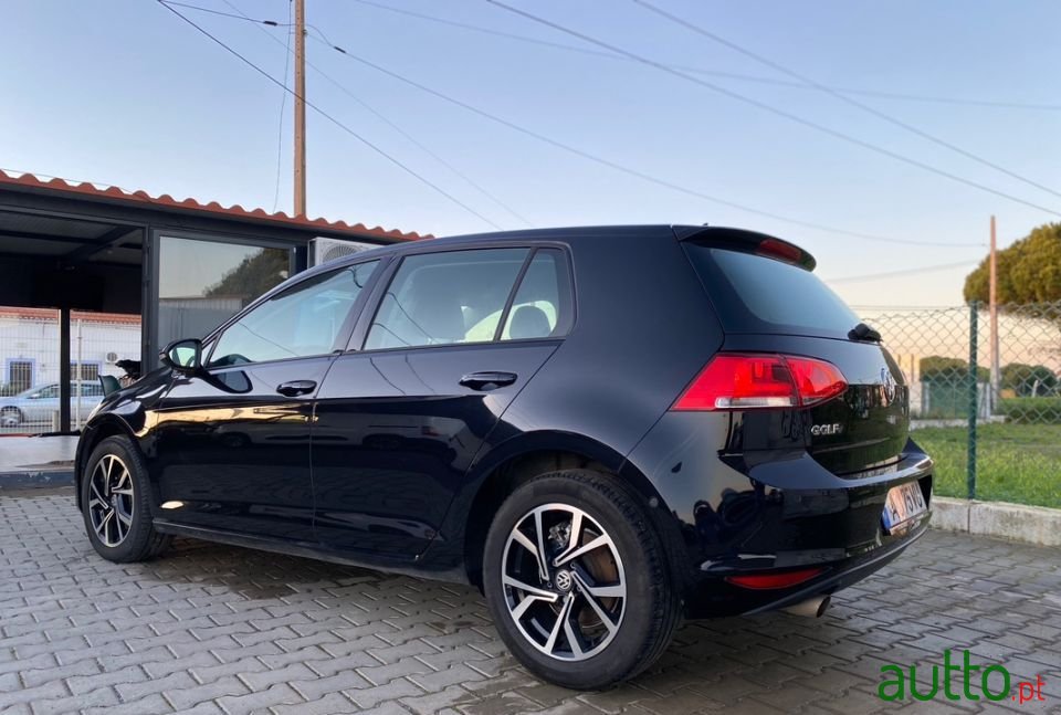 2016' Volkswagen Golf photo #6