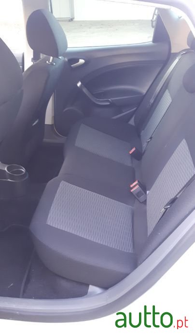 2010' SEAT Ibiza photo #6