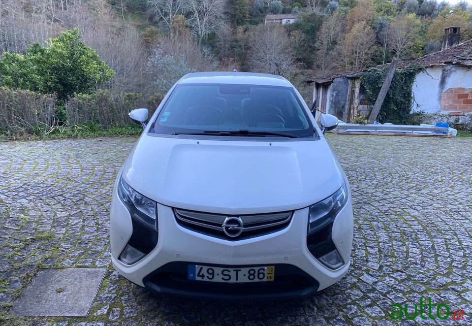 2012' Opel Ampera photo #2