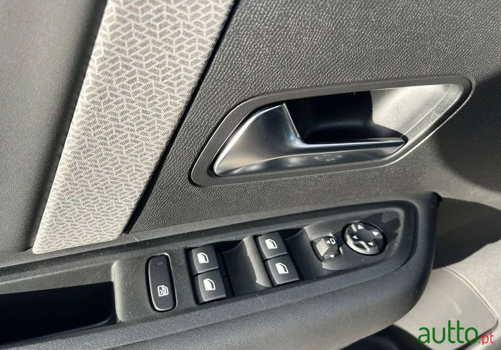 2022' Citroen E-C4 Feel photo #3