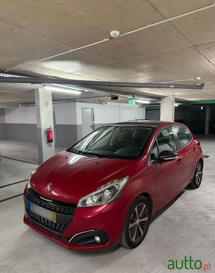 2017' Peugeot 208 photo #2