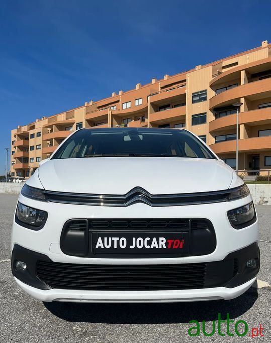 2017' Citroen C4 Picasso photo #2
