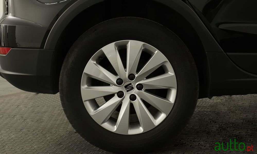 2024' SEAT Arona 1.0 Tsi Style photo #6