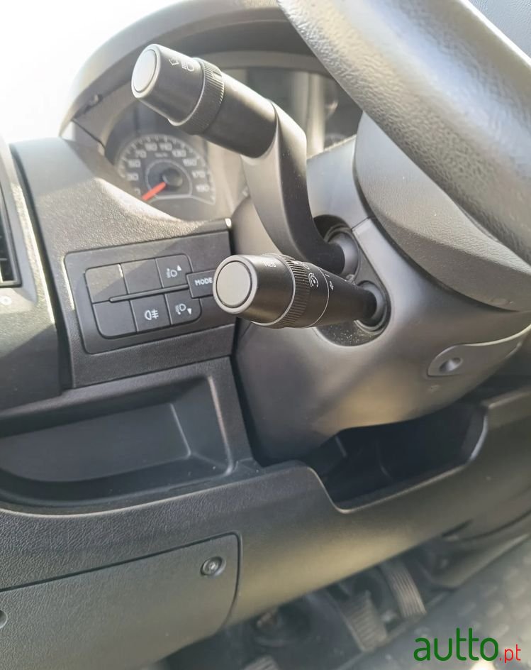 2015' Peugeot Boxer Luxus photo #6